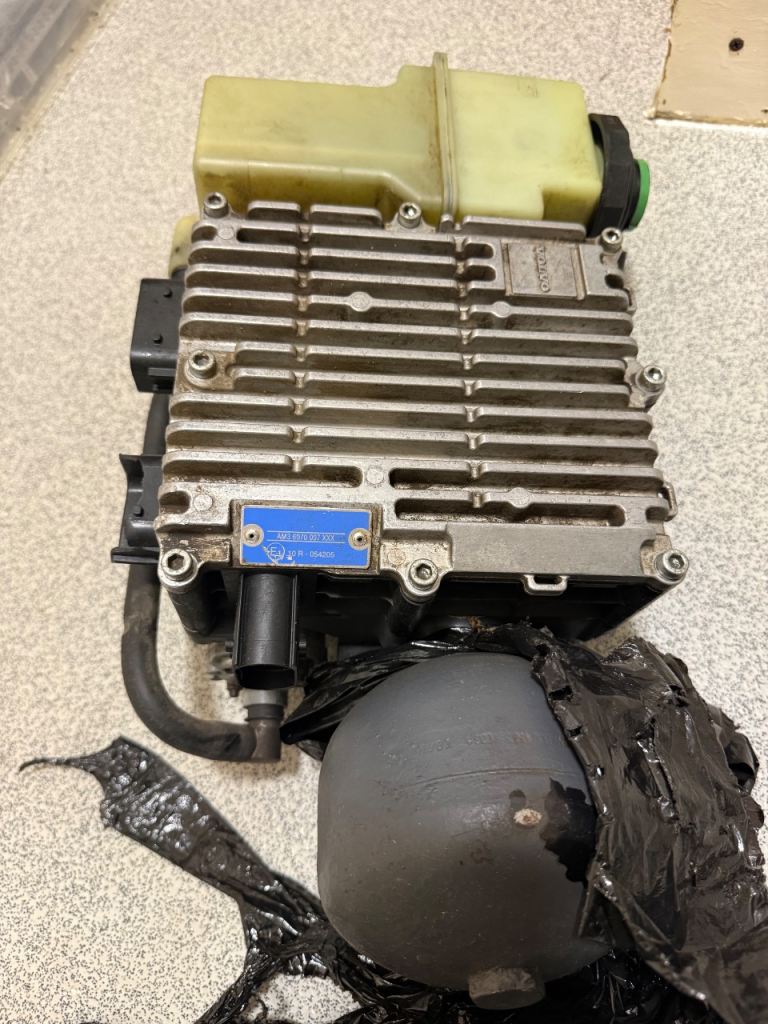 Volvo automated transmission control unit and power pack assembly