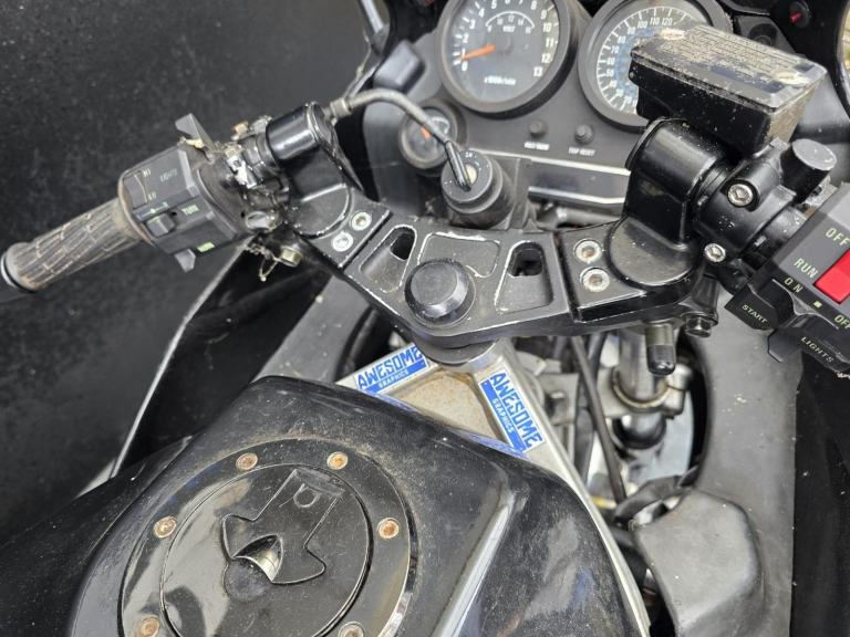 KAWASAKI GPZ 600 R PROJECT BIKE HPI CLEAR