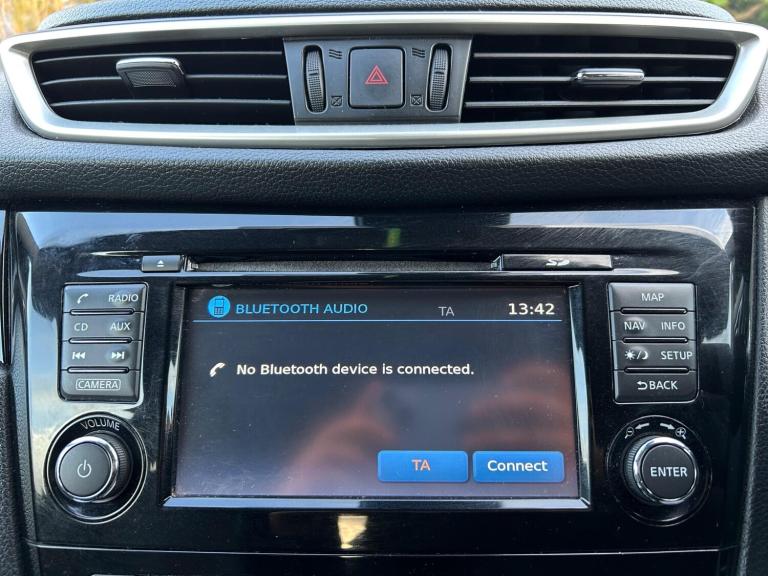 2015 Nissan Qashqai 1.6 DiG-T Tekna [Non-Panoramic] 5dr HATCHBACK PETROL Manual