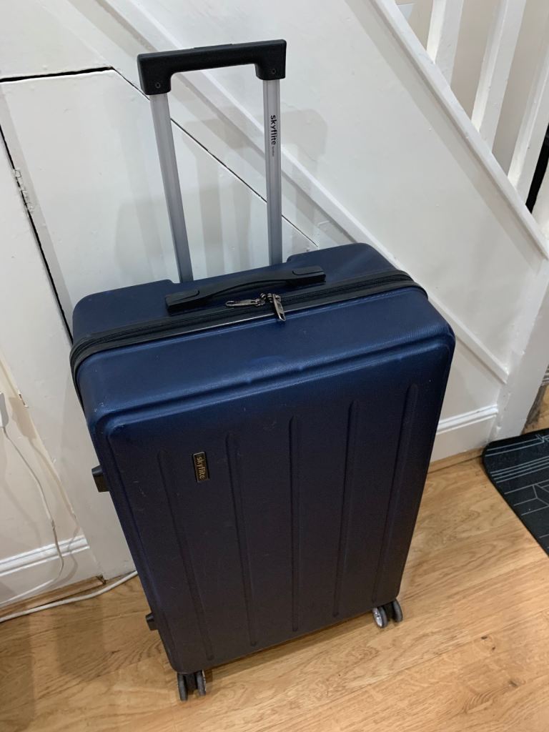 Airtex Hard Shell Suitcase – Navy Blue, Good Condition