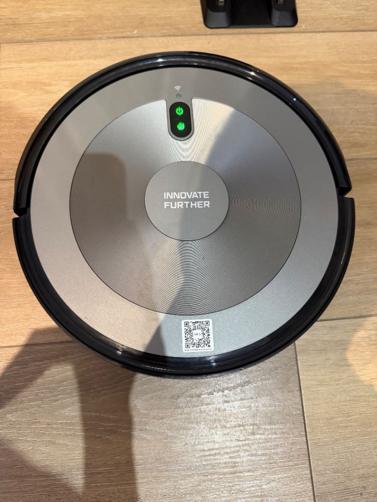 Robot vacuum cleaner 