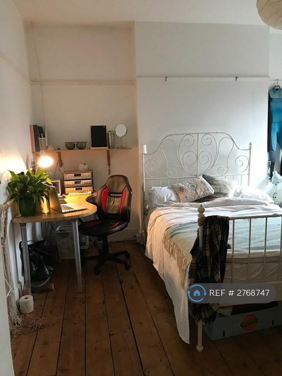 1 bedroom in Diamond Avenue, Plymouth, PL4 (#2768747)