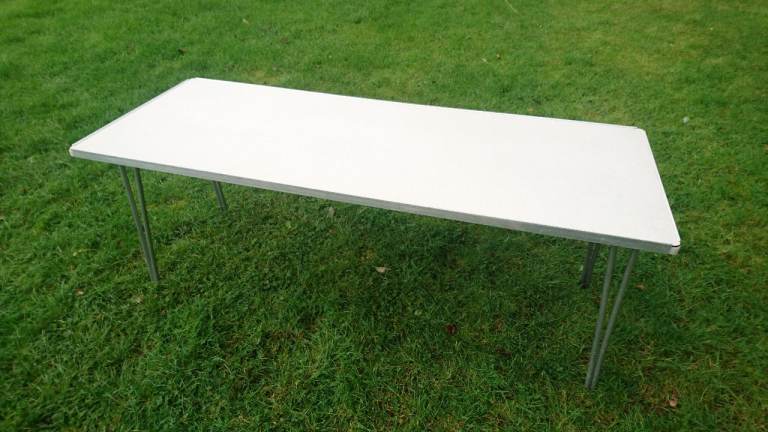 Gopak 6ft Lightweight Folding Table WILL DELIVER