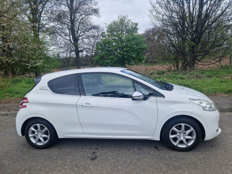 Peugeot, 208, Hatchback, 2013, Auto, 1398 (cc), 3 doors