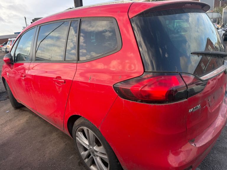 Breaking Vauxhall zafira c 2015 for parts 