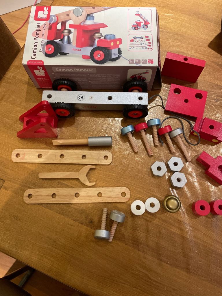 Wooden fire engine Janod brand