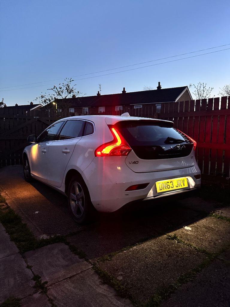 Volvo, V40, Hatchback, 2013, Manual, 1560 (cc), 5 doors