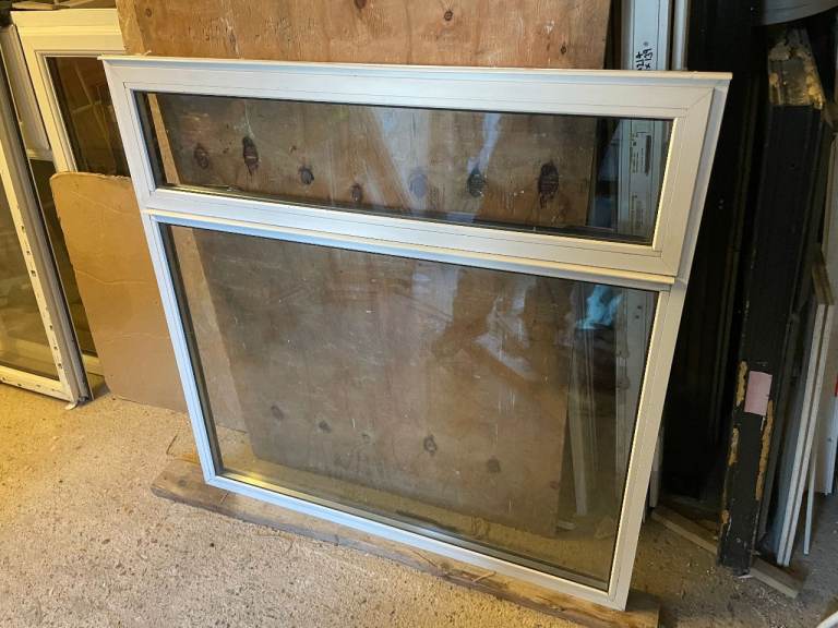 H 111 x W 112 cm - ALUMINIUM DOUBLE GLAZED WINDOW - CLEAR GLASS (REF: MJ260)