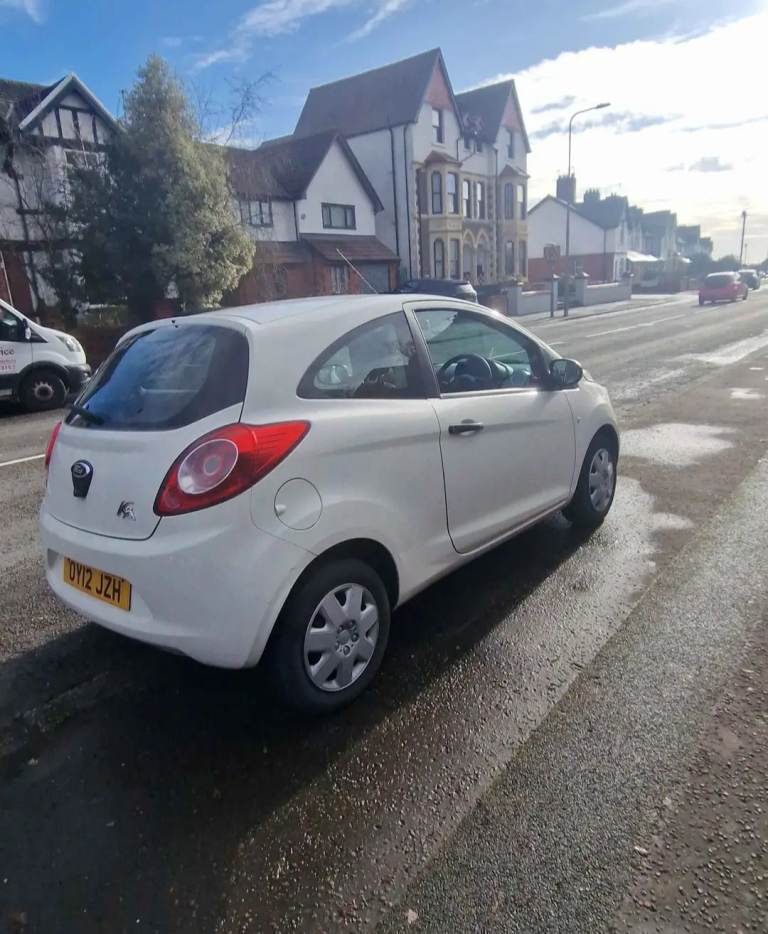 Ford, KA, Hatchback, 2012, Manual, 1242 (cc), 3 doors