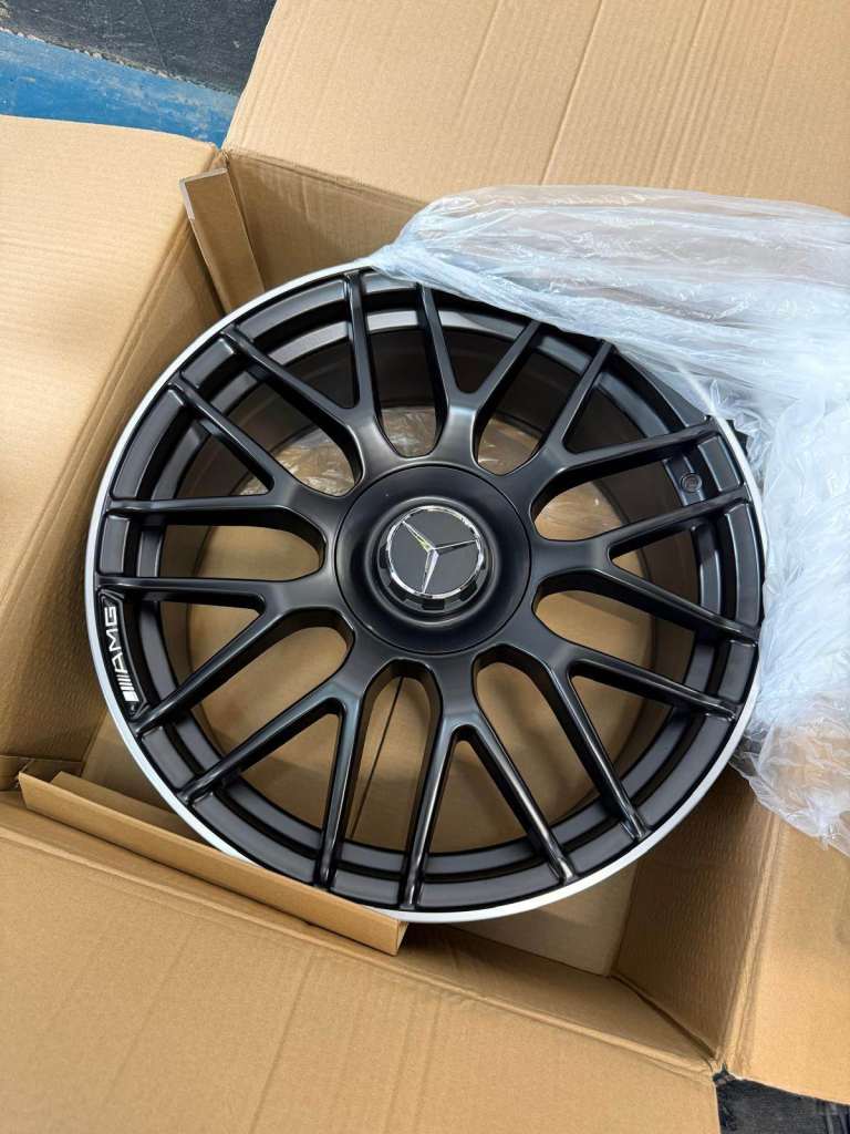 Mercedes E class alloy rims (AMG).