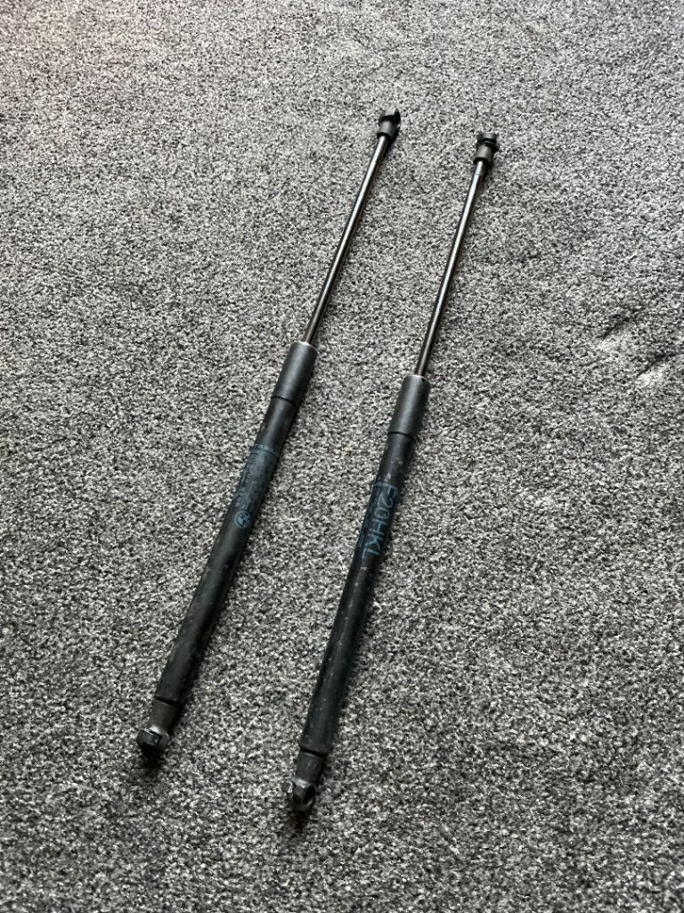 Boot struts F20/F21 BMW 1 Series