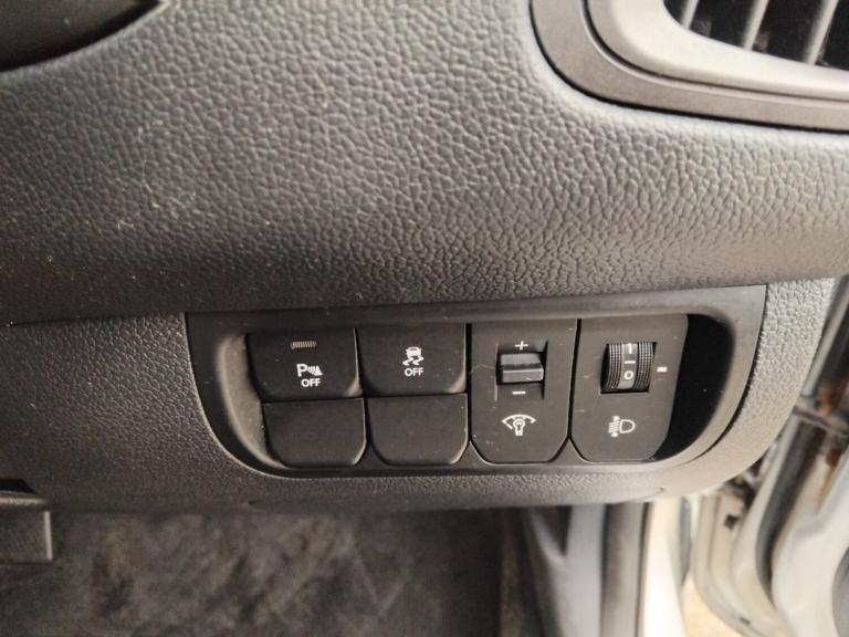 2011 Kia Rio 1.4 3 5 DOOR HATCHBACK VERY ECONOMICAL  FULL MOT AND SERVICE  HATCHBACK Petrol Manual