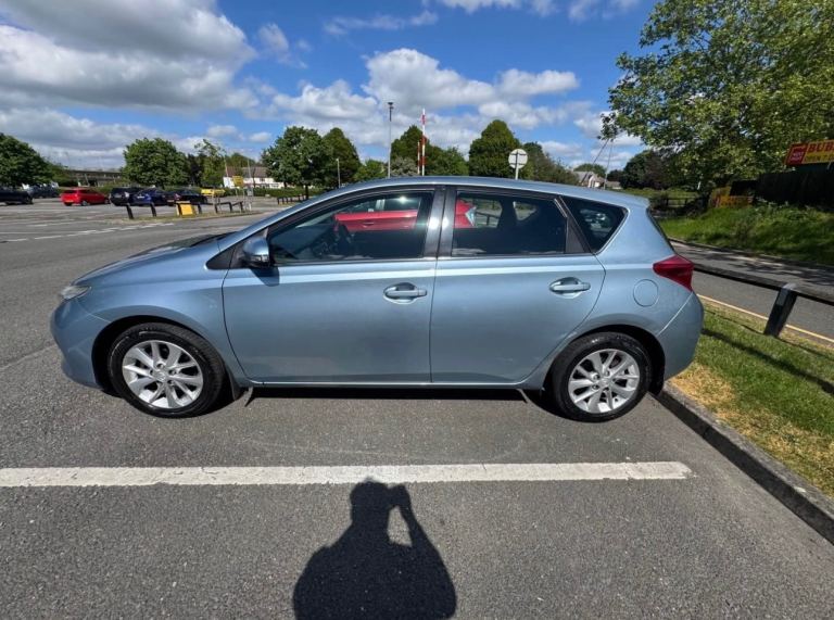 Toyota, AURIS, Hatchback, 2013, Manual, 1598 (cc), 5 doors
