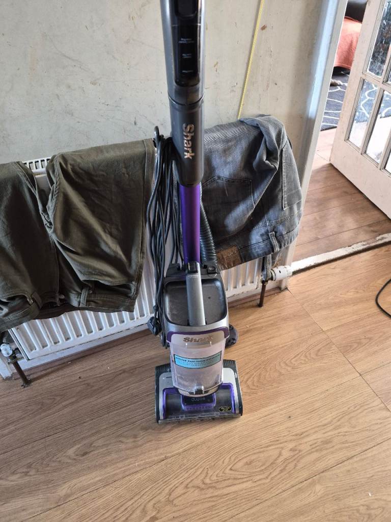 Shark upright vacuum cleaner £70 if gone asap 