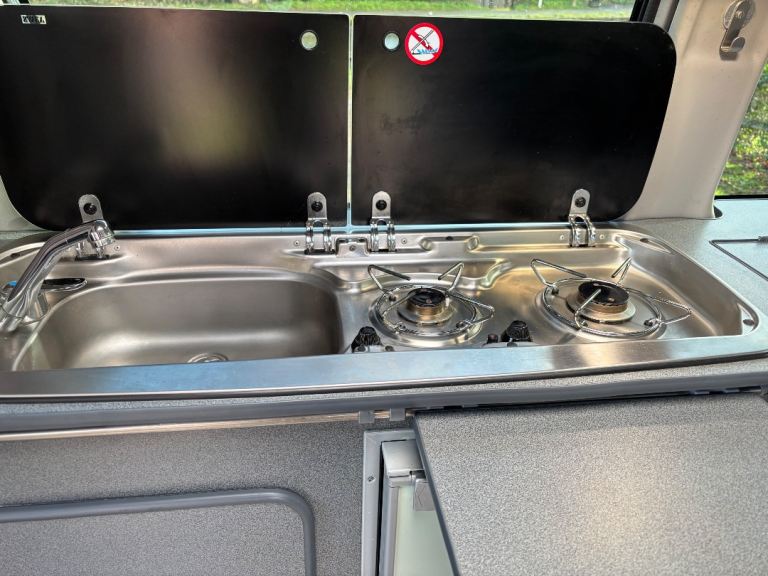 Mazda bongo 2002 aero model petrol/lpg side conversion campervan