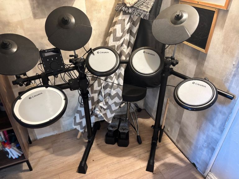 Electronic drum kit 