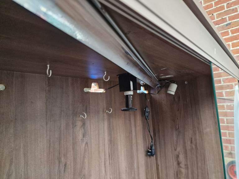 Vivarium (114cm x 60cm x 90cm) check description