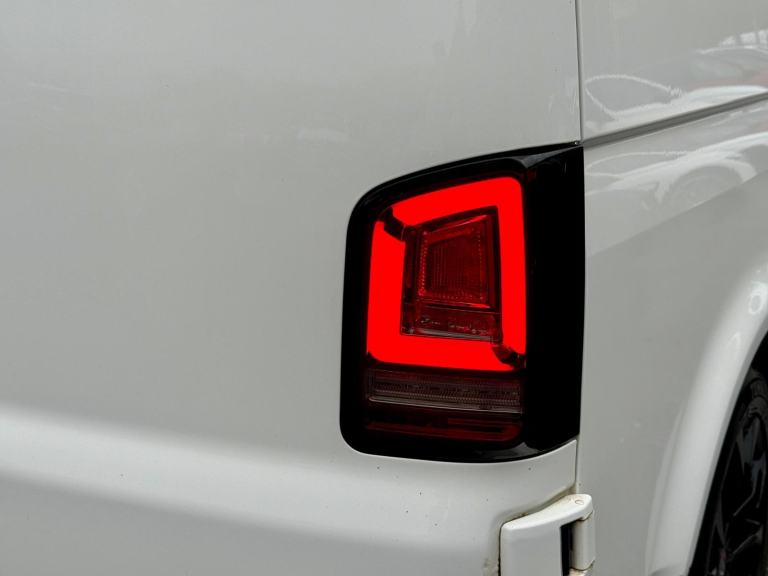 2014 VW Transporter Trendline Crew Van 5 Seat LWB *Day Van - Victron Solar -Bed*