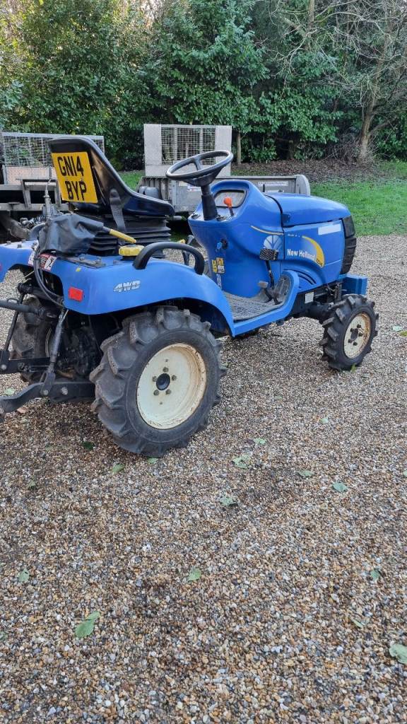 New Holland Tz24d compact tractor 4wd 2014 for mower etc..