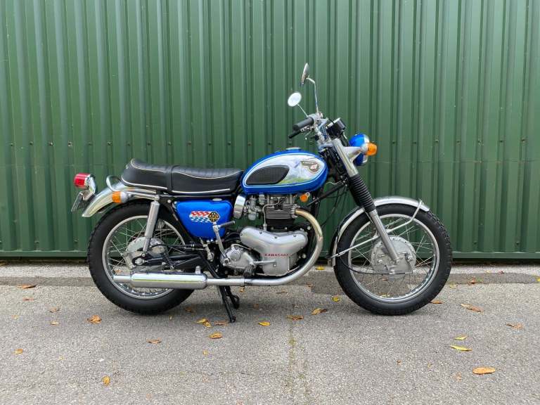 Kawasaki W1 650cc Twin Carb 1970 Blue Fully Restored Ready to Use 