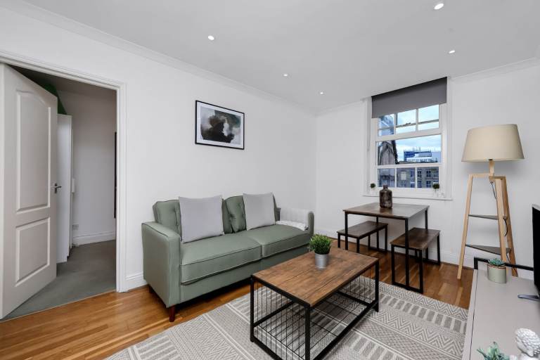 🏙️ MODERN 2-BED W/ HIGH CEILINGS | LONG-TERM | COMPANY LETS WELCOME – OLD STREET EC2A