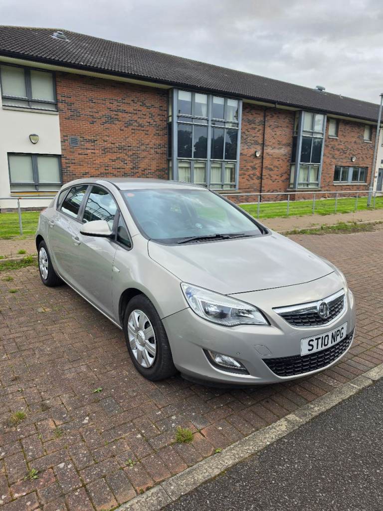 2010 Vauxhall Astra 1.6L Petrol Automatic 1 Year MOT