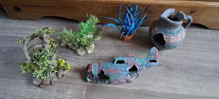 Fish tank items 