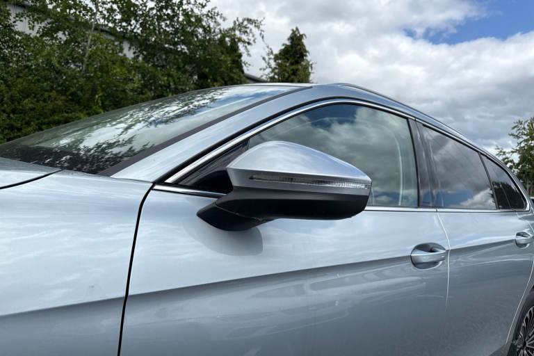 2025 Volkswagen Passat 1.5 eTSI MHEV Elegance DSG Euro 6 (s/s) 5dr Estate Automatic