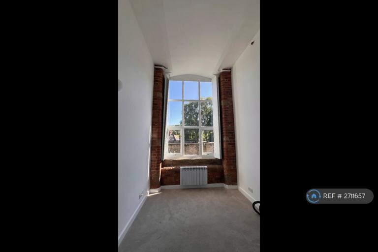 2 bedroom flat in Clarence Mill, Bollington, SK10 (2 bed) (#2711657)