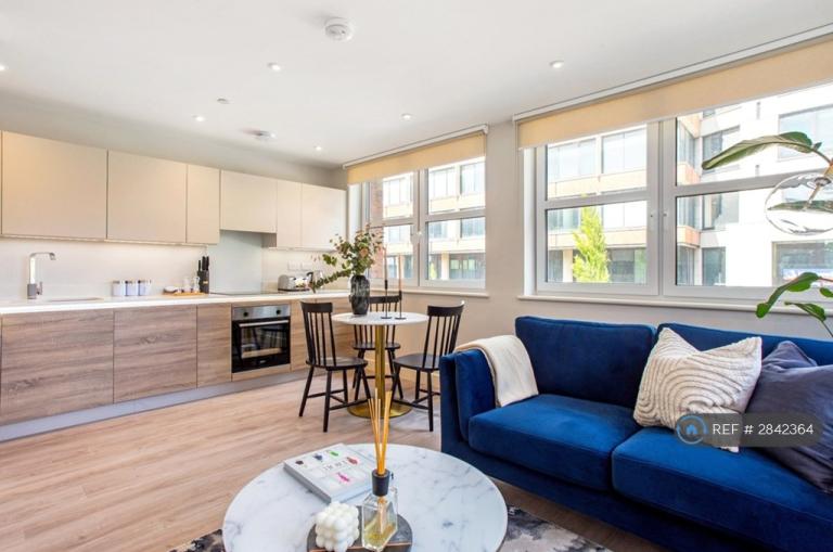 1 bedroom flat in Christchurch Road, Bournemouth, BH1 (1 bed) (#2842364)