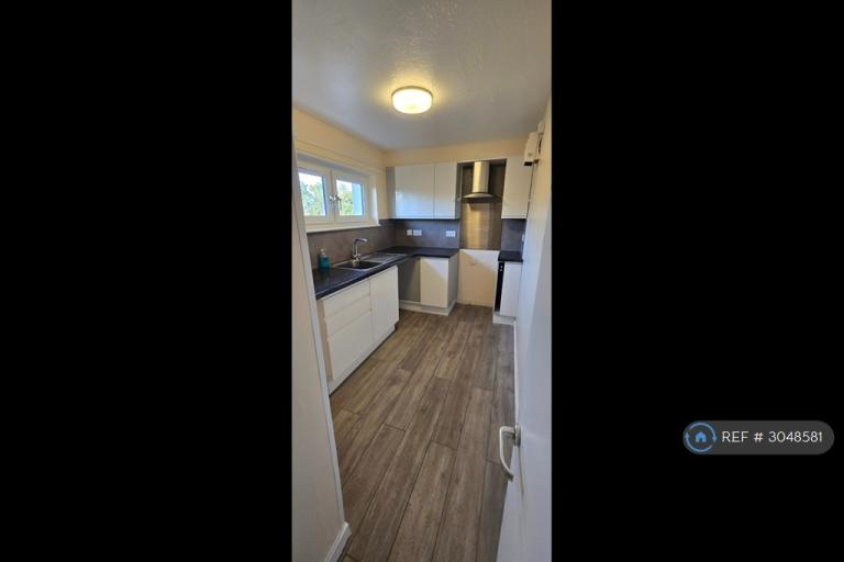 1 bedroom flat in Lulworth Court, Dundee, DD4 (1 bed) (#3048581)