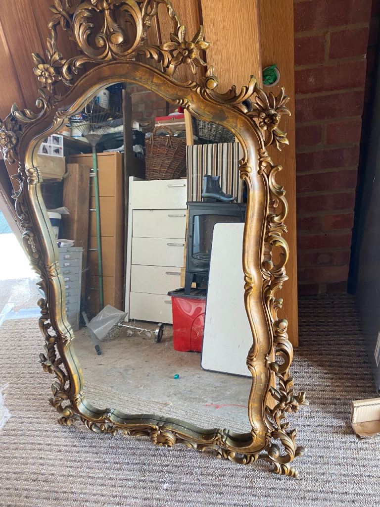 Large Gold Ornate Mirror – Good Condition