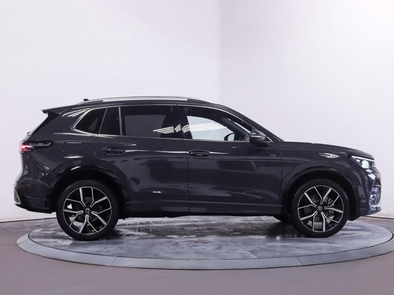 2025 Volkswagen Tiguan 1.5 TSI eHybrid 19.7kWh R-Line SUV 5dr Petrol Plug-in Hybrid DSG Euro 6 (s...