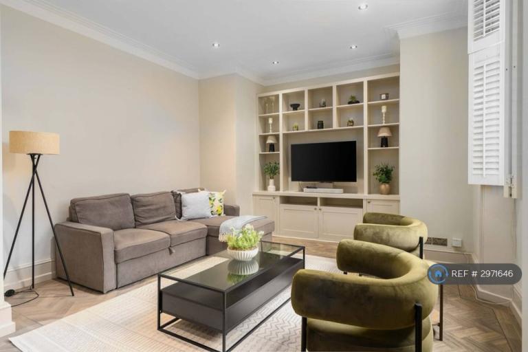 2 bedroom flat in Evelyn Gardens, Greater London, SW7 (2 bed) (#2971646)