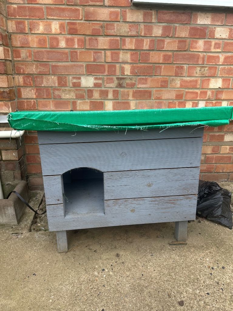Outdoor cat/pet house
