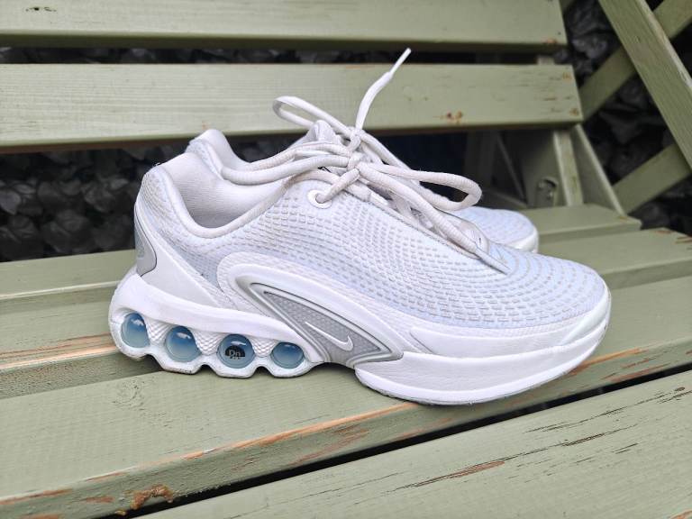 Nike Air Max DN Size 3.5 Kids