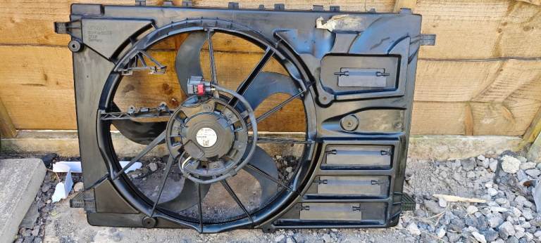 2.0 DIESEL RADIATOR COOLING FAN SHROUD 31319166 VOLVO V40 2013