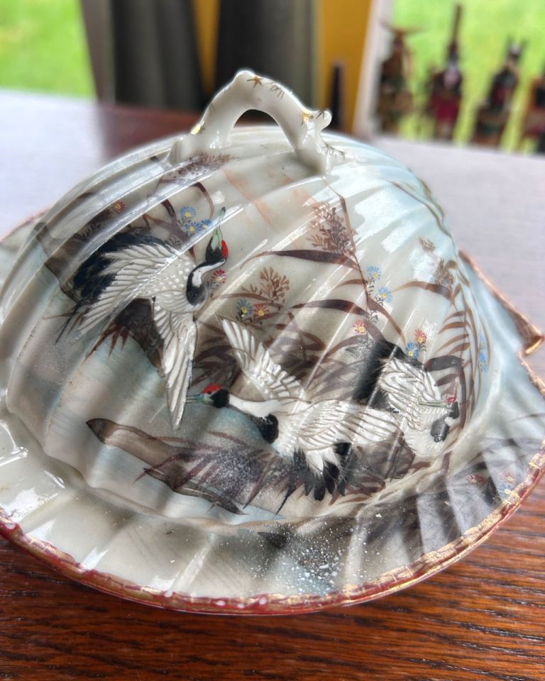 Japanese Porcelain Clam Shell Trinket Dish