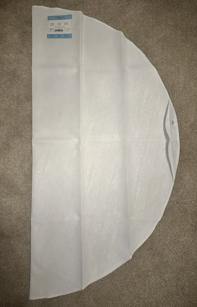 Amelia Home white tablecloth 120x120cm