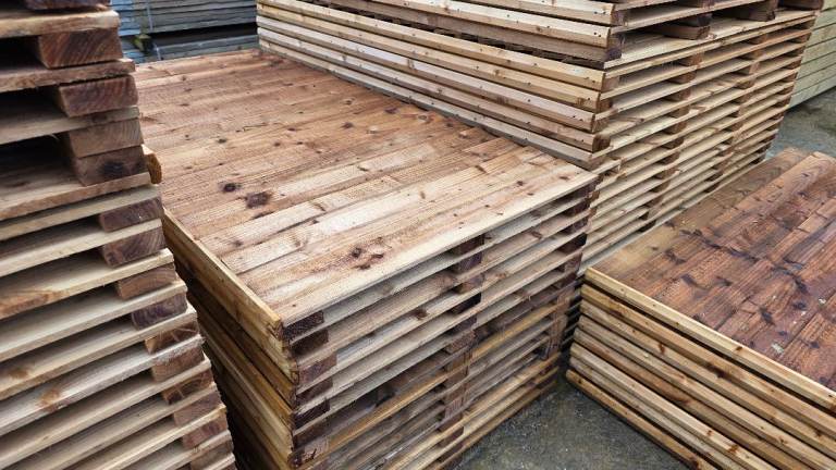 🌟 Heavy Duty Feather Edge Fencing Panels. Pressure Treated Brown. Made With 75 x 32mm Back Batons