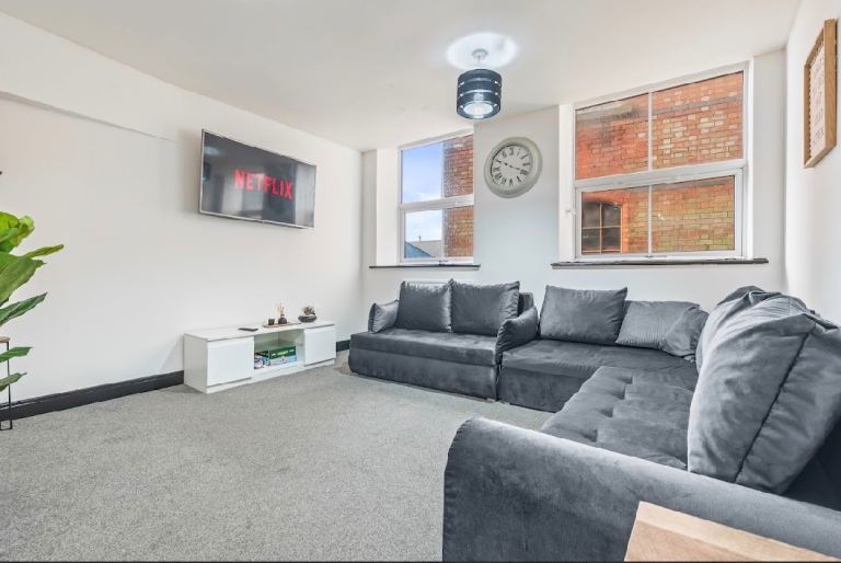 2 BR flat in NG7