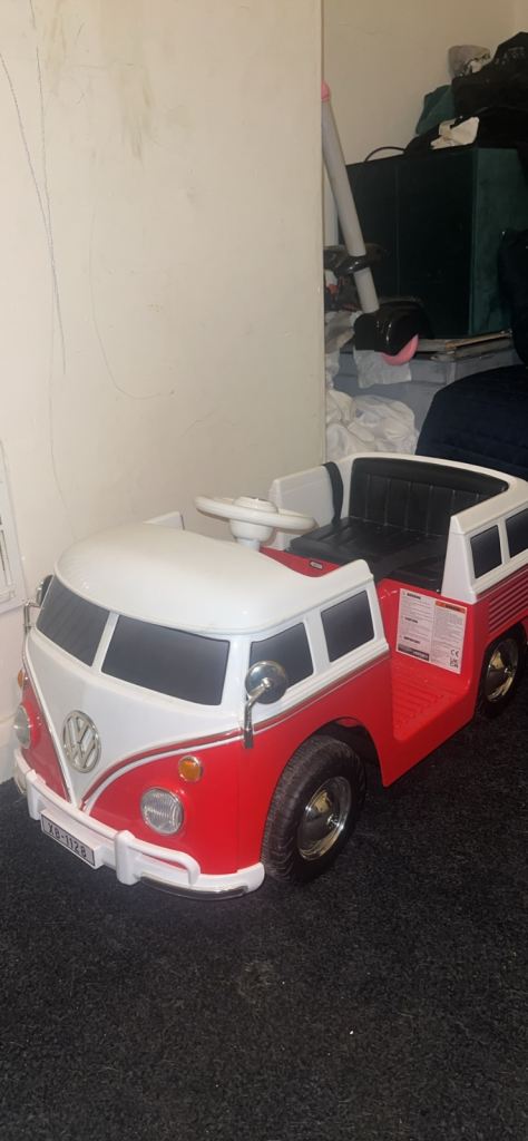 Works like new Volkswagen kids e car