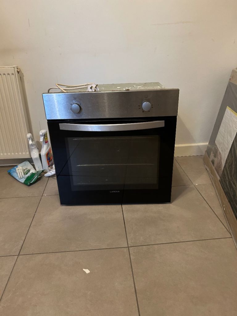 Single oven FREE pick up only
