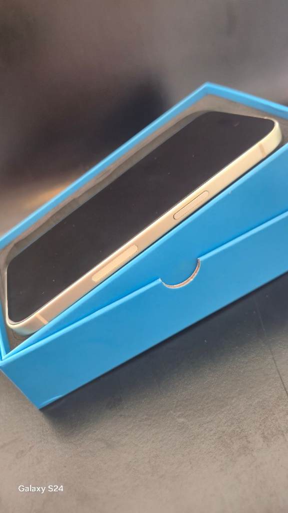 Apple iPhone 15 256GB Yellow — Unlocked — NEVER SET UP — Boxed, New Condition