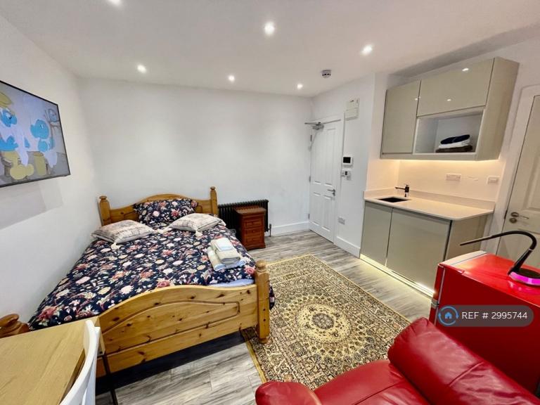 1 bedroom in West, London, UB6 (#2995744)