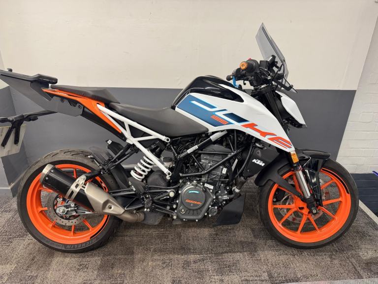 2024 KTM DUKE 125cc LEARNER LEGAL- LOW MILES NATIONWIDE DELIVERY-PART EXCHANGE