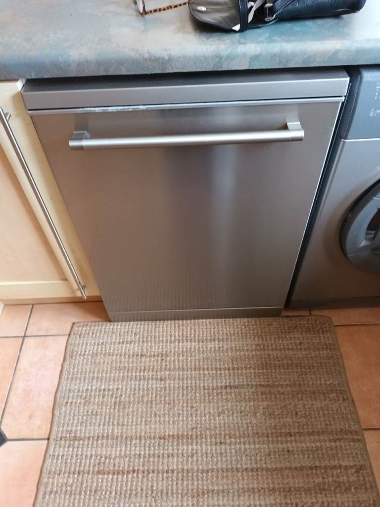 Kenwood KDW60X20 Dishwasher – Silver, Good Condition