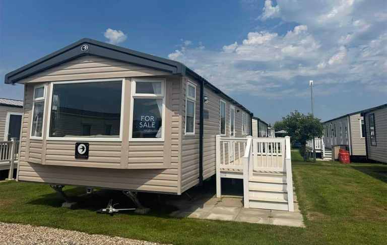 Swift Loire- 2 Bed Holiday Home/Caravan - Golden Beach Holiday Park - Norfolk