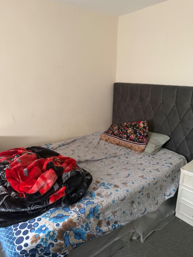 Large single room private for 1 person 