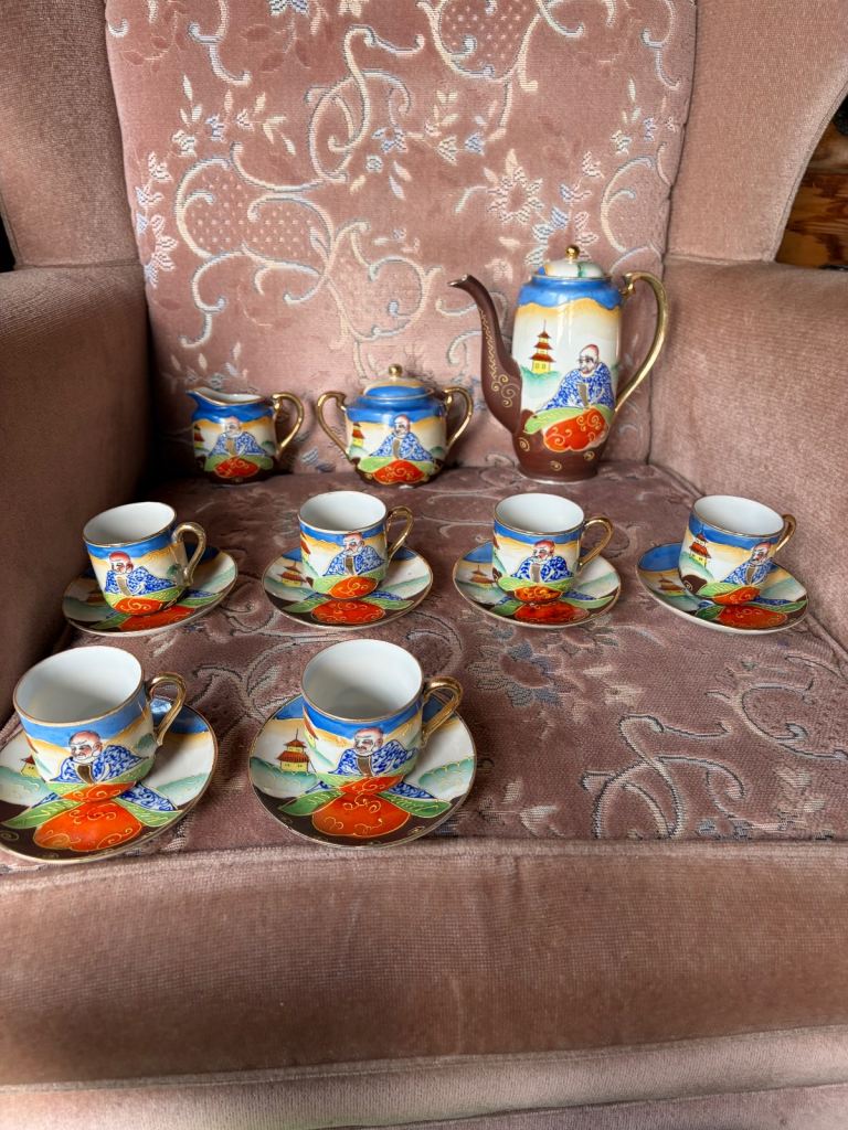 Vintage hand painted Japanese satsuma 